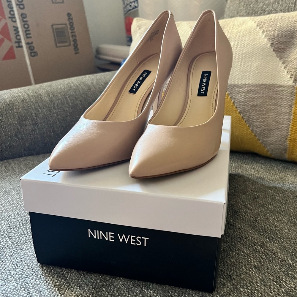 NINE WEST Flax Pumps Nude Size 8